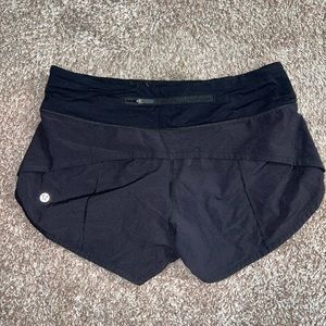 lululemon Speed Up Low-Rise Lined shorts 2.5”